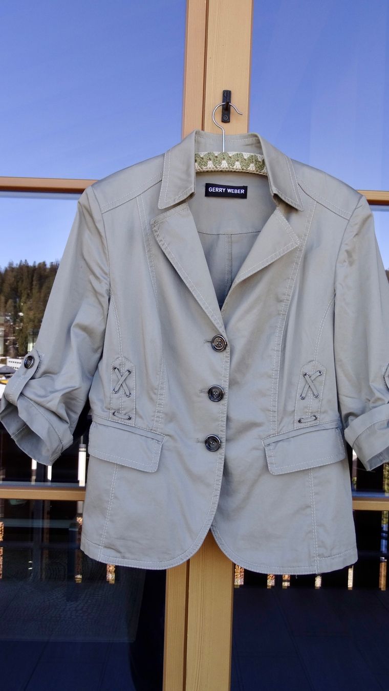 Gerry Weber Giacche: Damen Jacke mit Hose Gr. 40 – Usato da Laax GR venduto da Huwy01 1