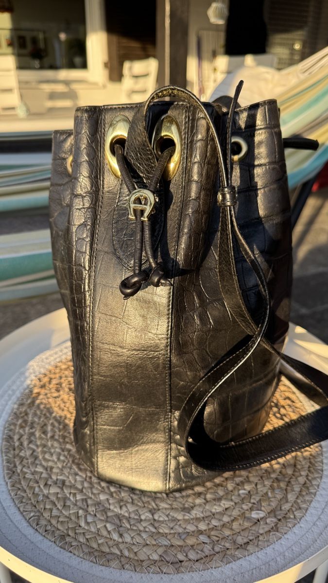 Aigner Borse: Aigner Bucket Bag / Beuteltasche – Usato da Speicherschwendi venduto da sen_r6wk