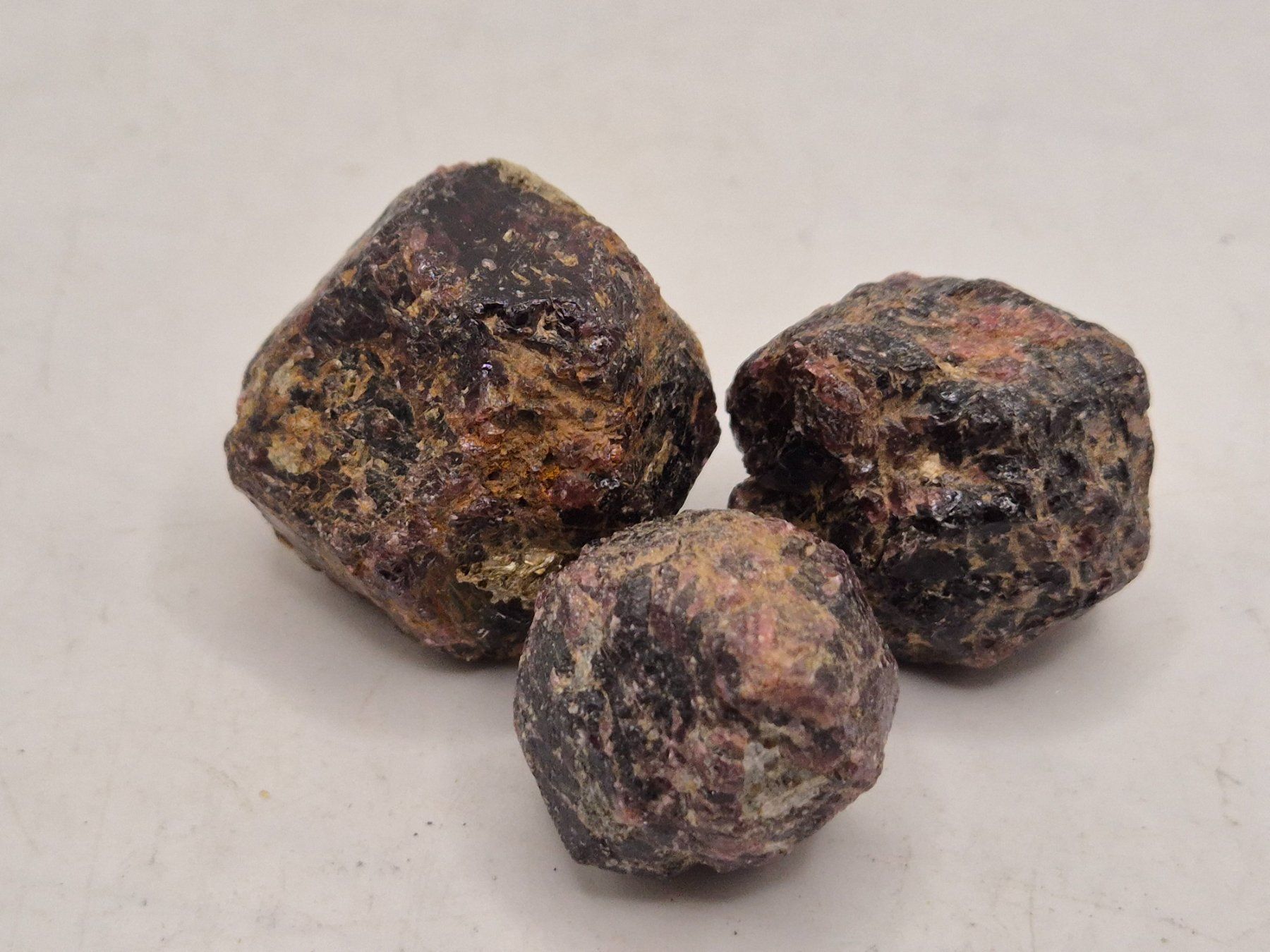 Pietre preziose: Lot Granat Almadin 230ct. – Nuovo e nell'imballaggio originale da Winterthur venduto da LukasMineralienOase