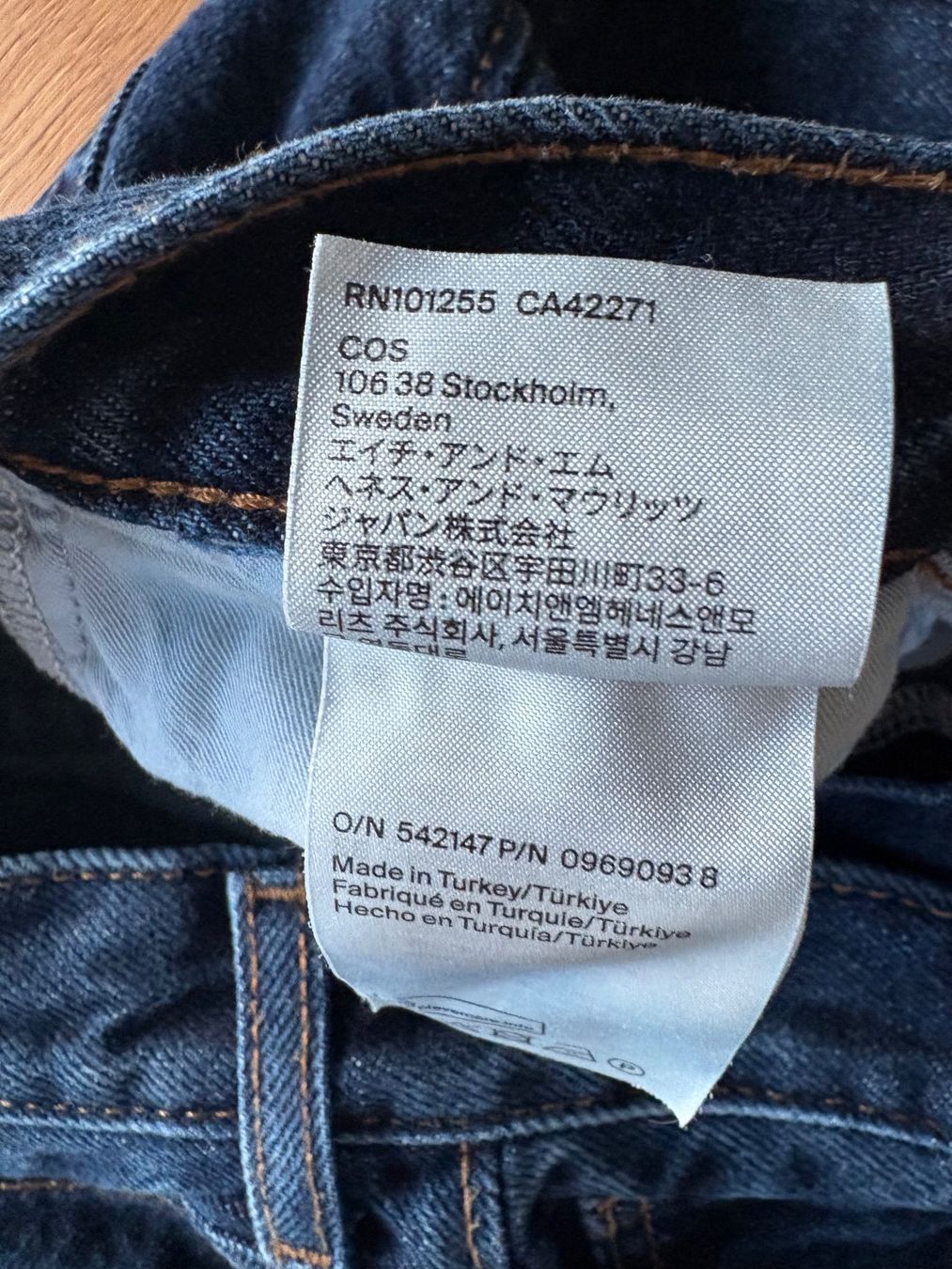 Cos Jeans: COS Tapered Jeans Gr. 25 – Usato da Zürich venduto da triangular 8