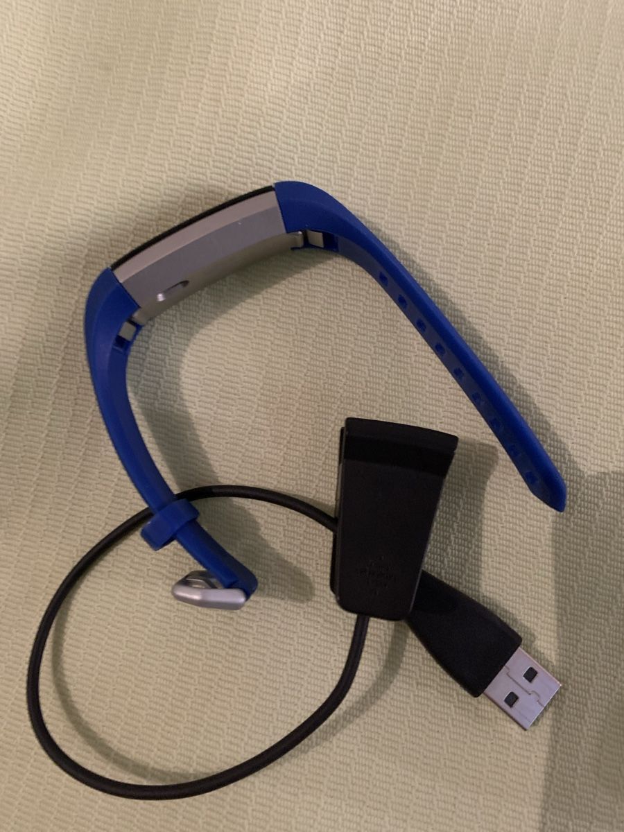 Fitbit Orologi: Fitness Tracker Fitbit Ace blau mit Ladekabel  – Nuovo (secondo la descrizione) da Laupen BE venduto da CARLOS-HGT 4