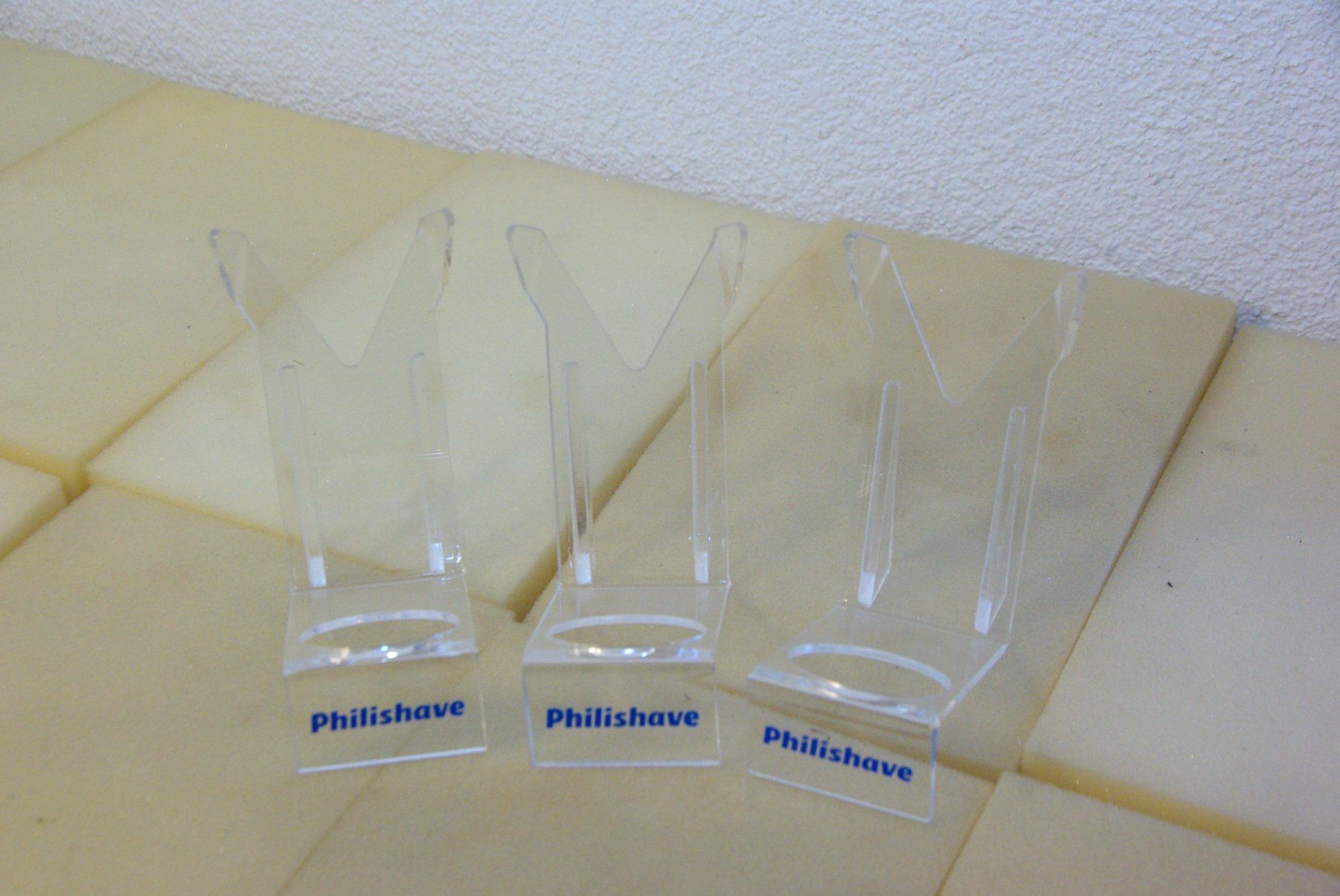 Supporti a parete: 3x Ausstellungsständer Philishave, transparent – Usato da Herisau venduto da Cevianer1844