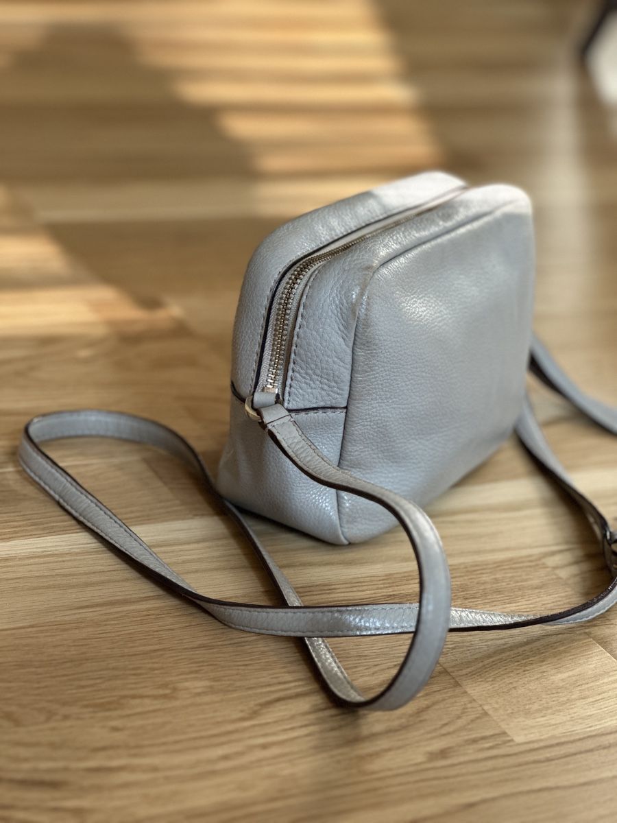 Kate Spade Sacs femmes: Kate Spade Crossbody Bag Grey Leather – D'occasion à Zürich par and_hwf7 1