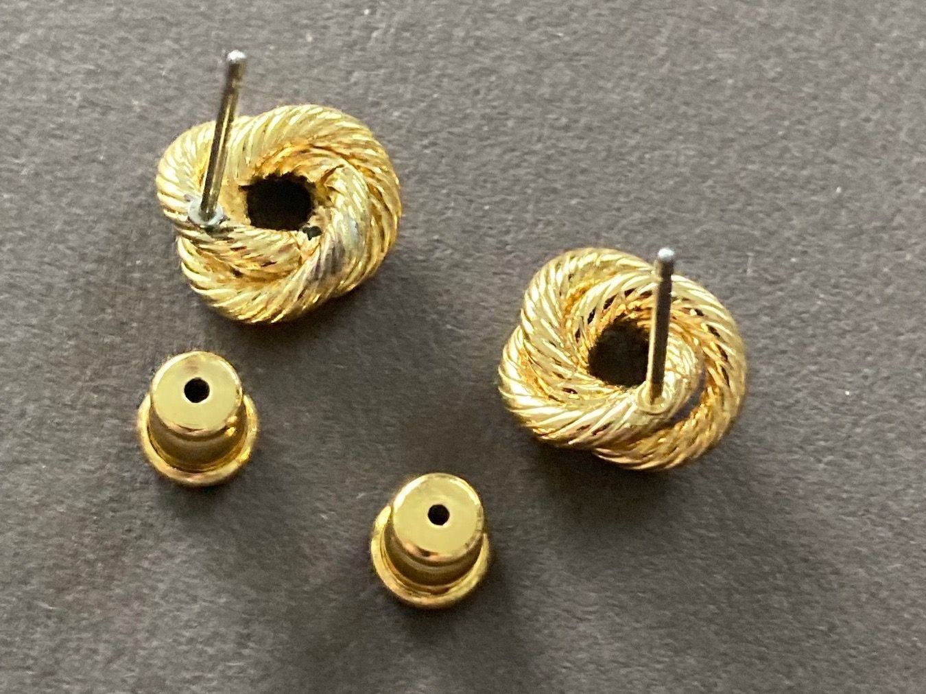 Ohrringe & -stecker: Vergoldete Knoten Ohrringe – Gebraucht aus Laufen von Trendmarket 2