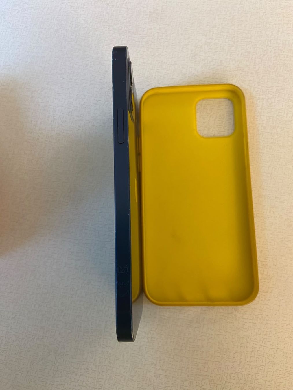 Apple Telefoni cellulari / Smartphones: Iphone 12 - 64 GB – Usato da Uznach venduto da tos_j92c 3