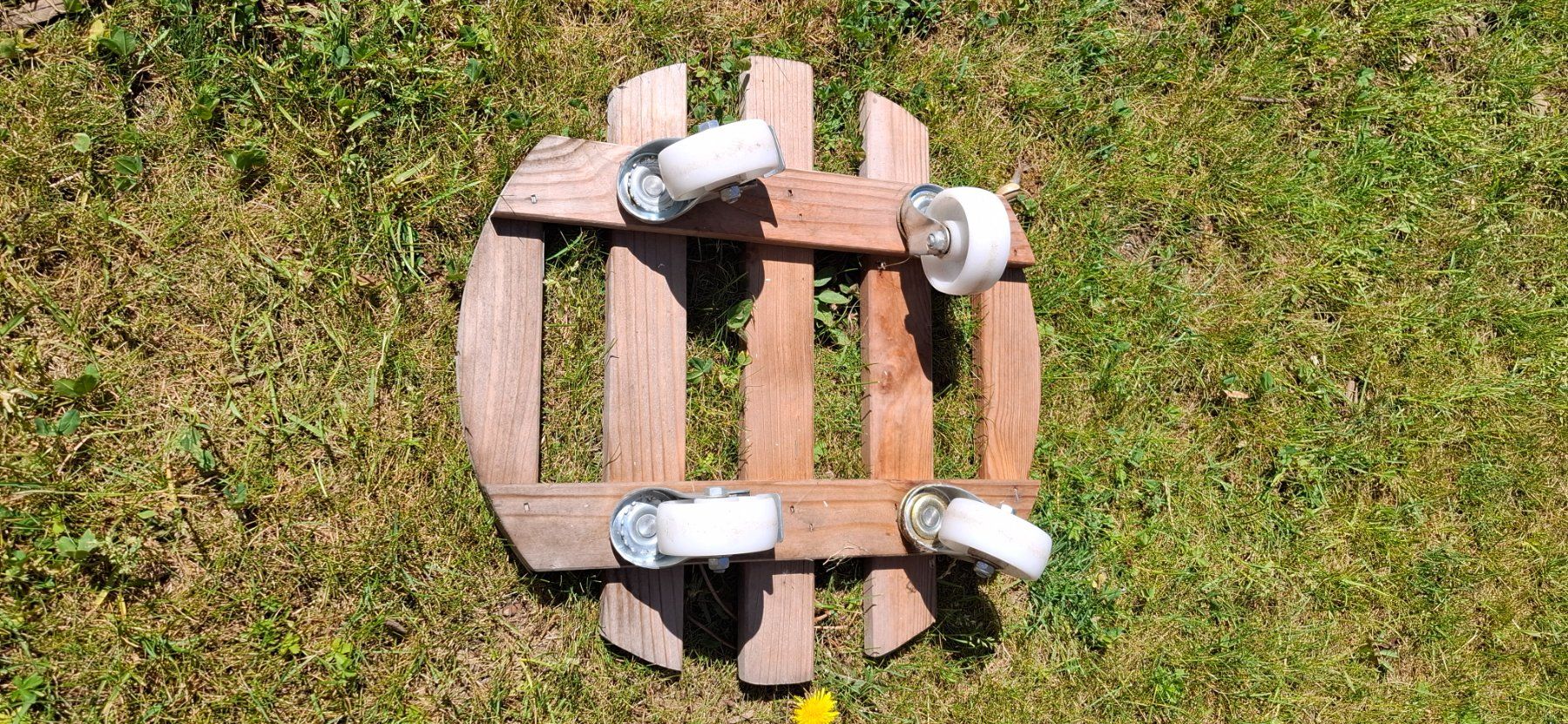 Articoli in legno: Pflanzenroller, Durchmesser 45cm – Usato da Lachen SZ venduto da Azrael83 2