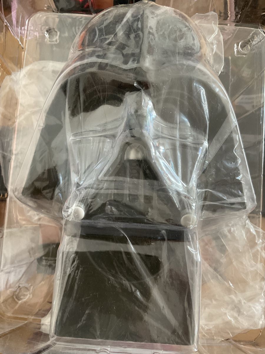 Jouets: Star Wars Darth Vader Snack Dispenser Talking – D'occasion à St. Gallen par accessoriella 2