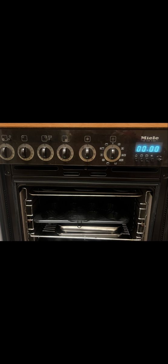 Miele Backöfen: Miele 55cm Backofen mit Glaskeramik – Gebraucht aus Trasadingen von Kaffee.mann 3