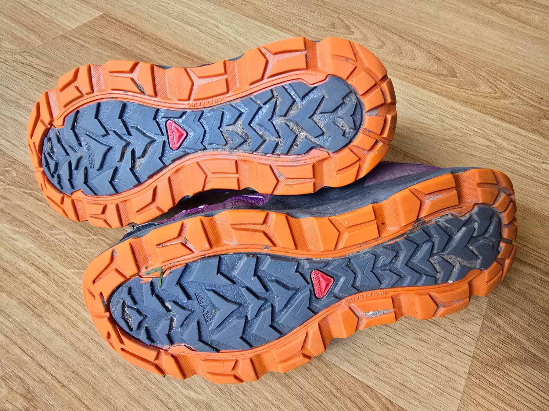 Salomon Chaussures filles: Trekkingschuhe Salomon Gr. 33 – D'occasion à Büttikon AG par Amineah 3
