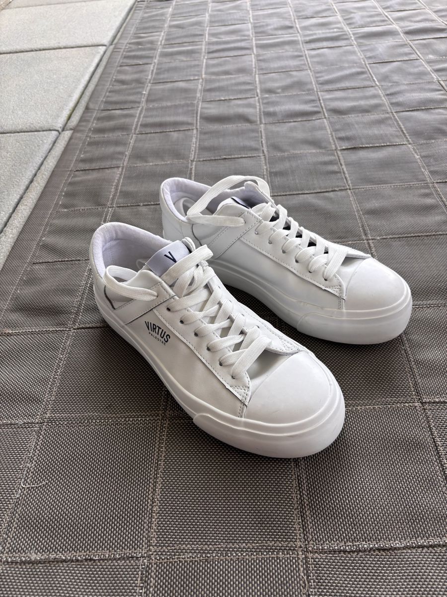 Scarpe da donna: Weisse Virtus Sneakers, Grösse 38 – Usato da Thürnen venduto da midget02