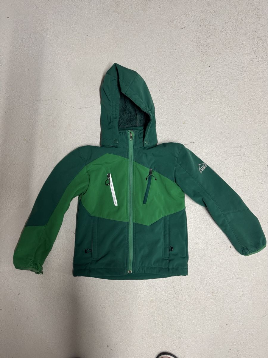 Mckinley Jacken & Mäntel: Ski-Jacke von McKinley, Grösse 128 – Gebraucht aus Wetzikon ZH von alessior