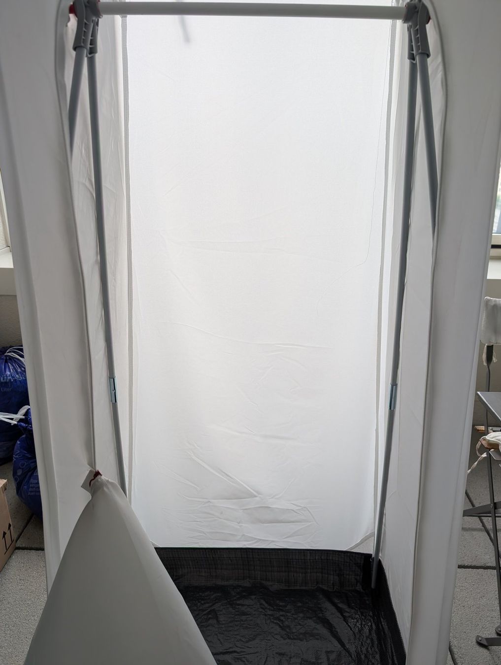 Ikea Schränke: IKEA VUKU schmaler Kleiderschrank – Gebraucht aus Zürich von dev_oyster 1
