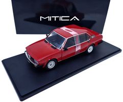 ALFA ROMEO ALFETTA 2.0L BERLINA ROSSA 1978 1/18 MITICA