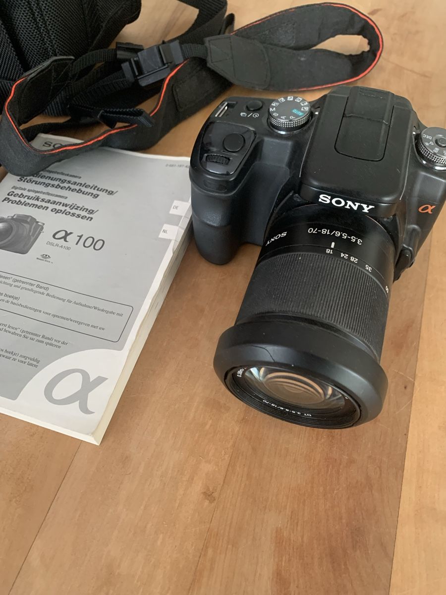 Sony Fotocamera: Sony Alpha 100 mit Objektiv DT 3.5-5.6/18-70 – Usato da Pfäffikon SZ venduto da Luzia67 1