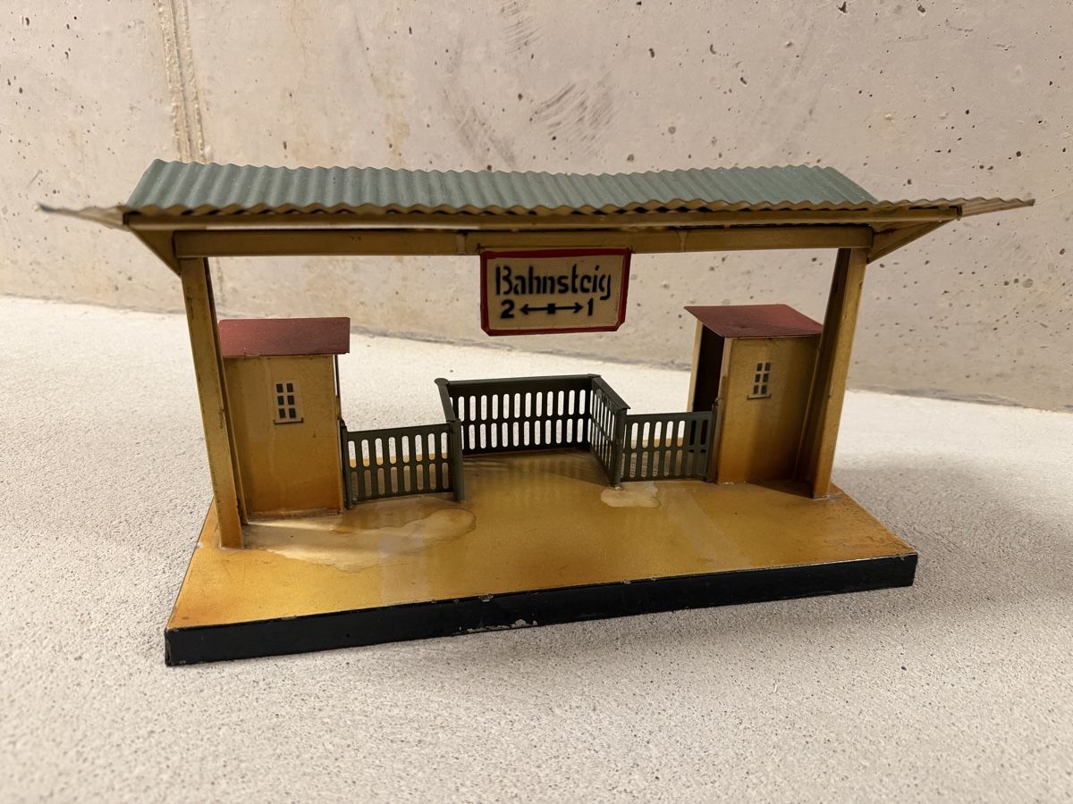 Kibri Modelleisenbahnen: Kibri Bahnsteig – Gebraucht aus Jona von vallu_94 2