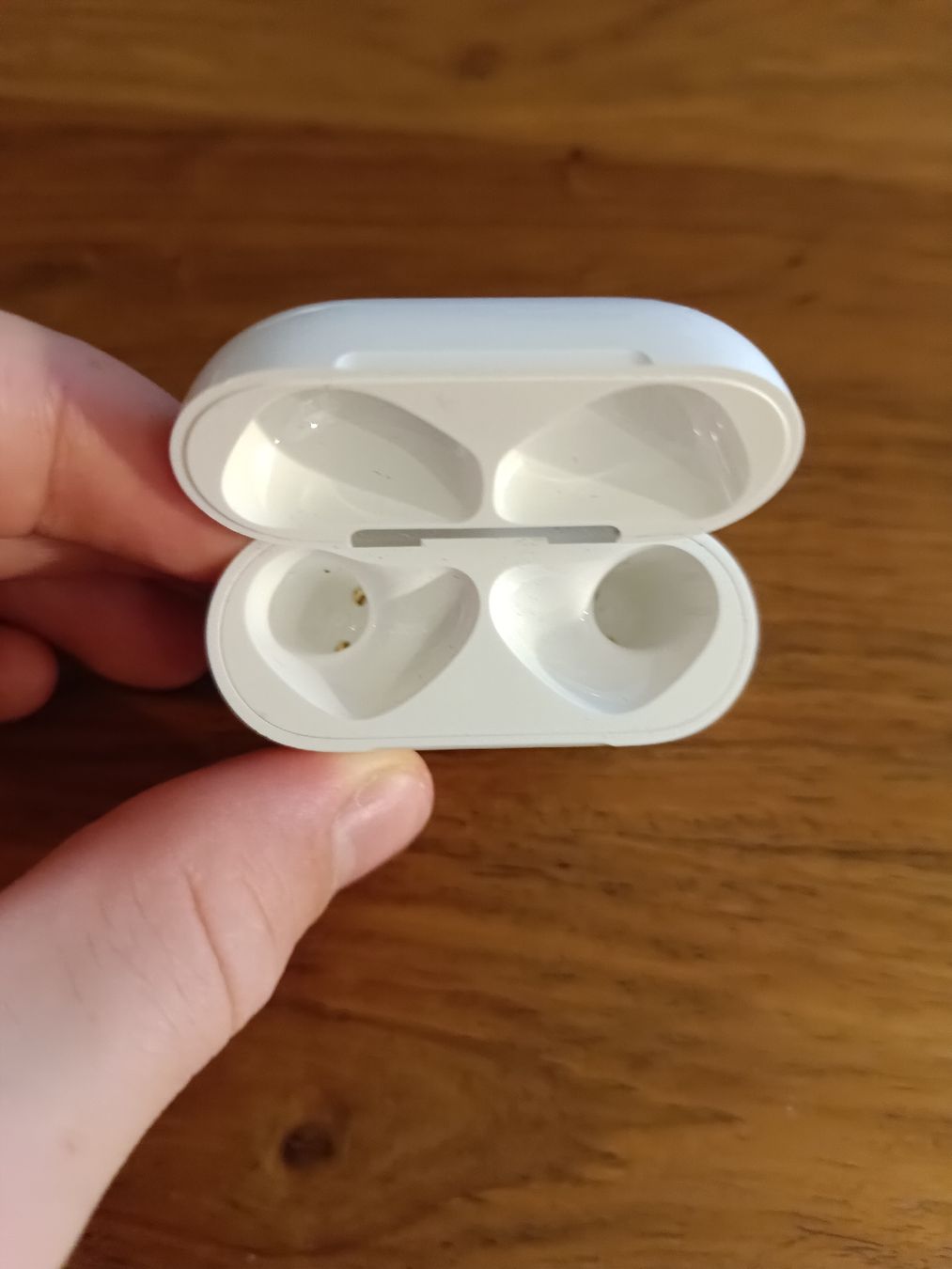 Apple Caricabatterie: AirPods 4 Ladecase – Usato da Wallisellen venduto da carla2309 2