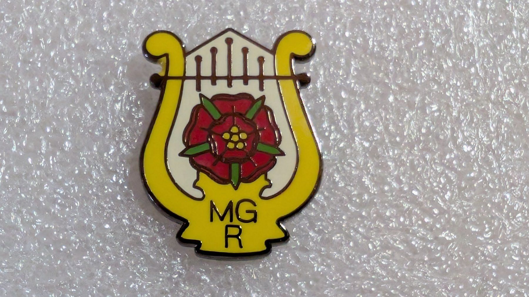 Placchette & Badge: Ansteckpin 272: MGR – Usato da Oppligen venduto da Pin-Fall-Shop
