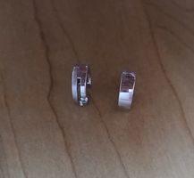 Boucles d'oreilles créoles en argent avec zircons