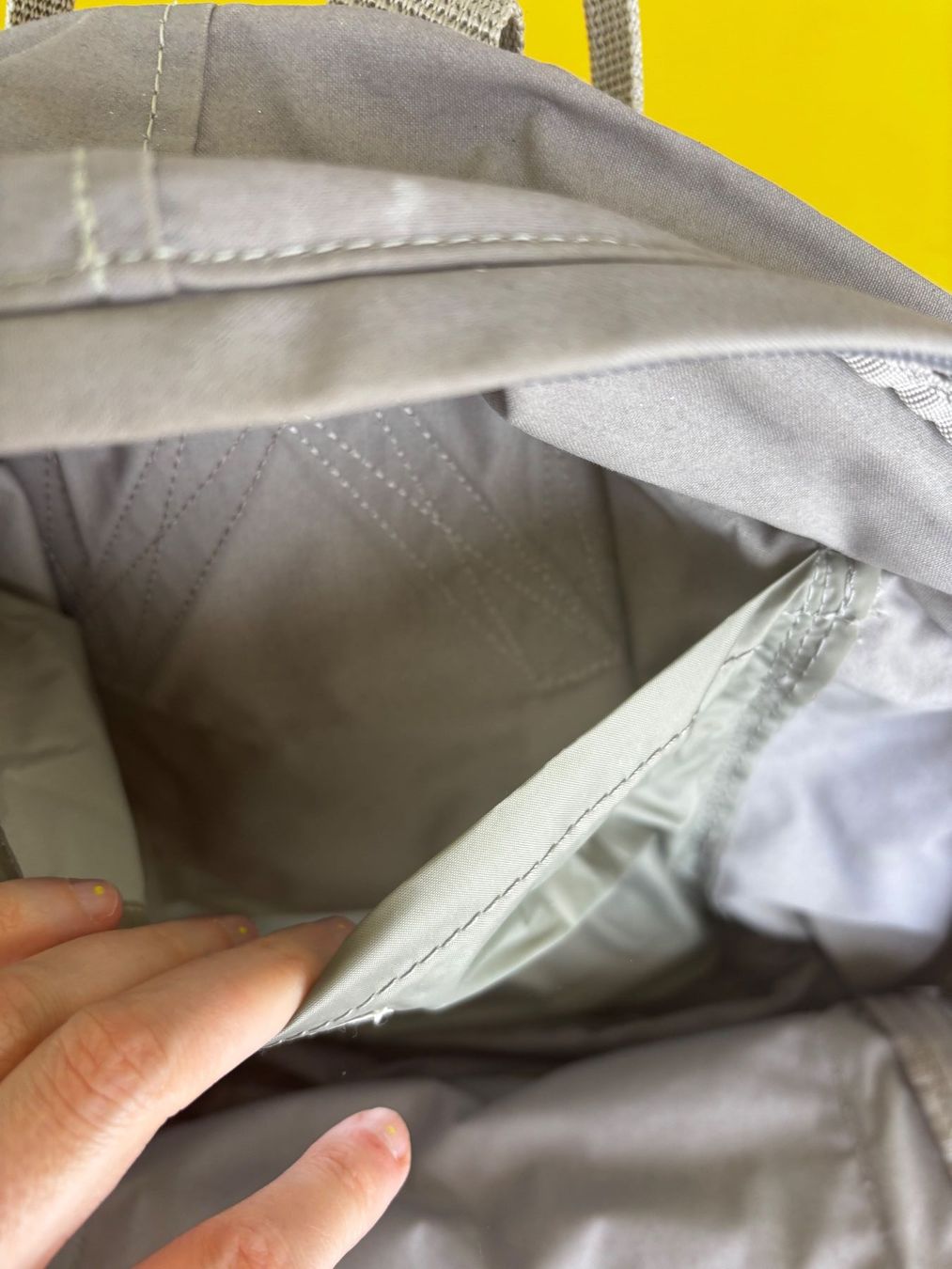 Fjällräven Zaini: FJÄLLRÄVEN grauer Rucksack – Usato da Zürich venduto da missmodernage 4