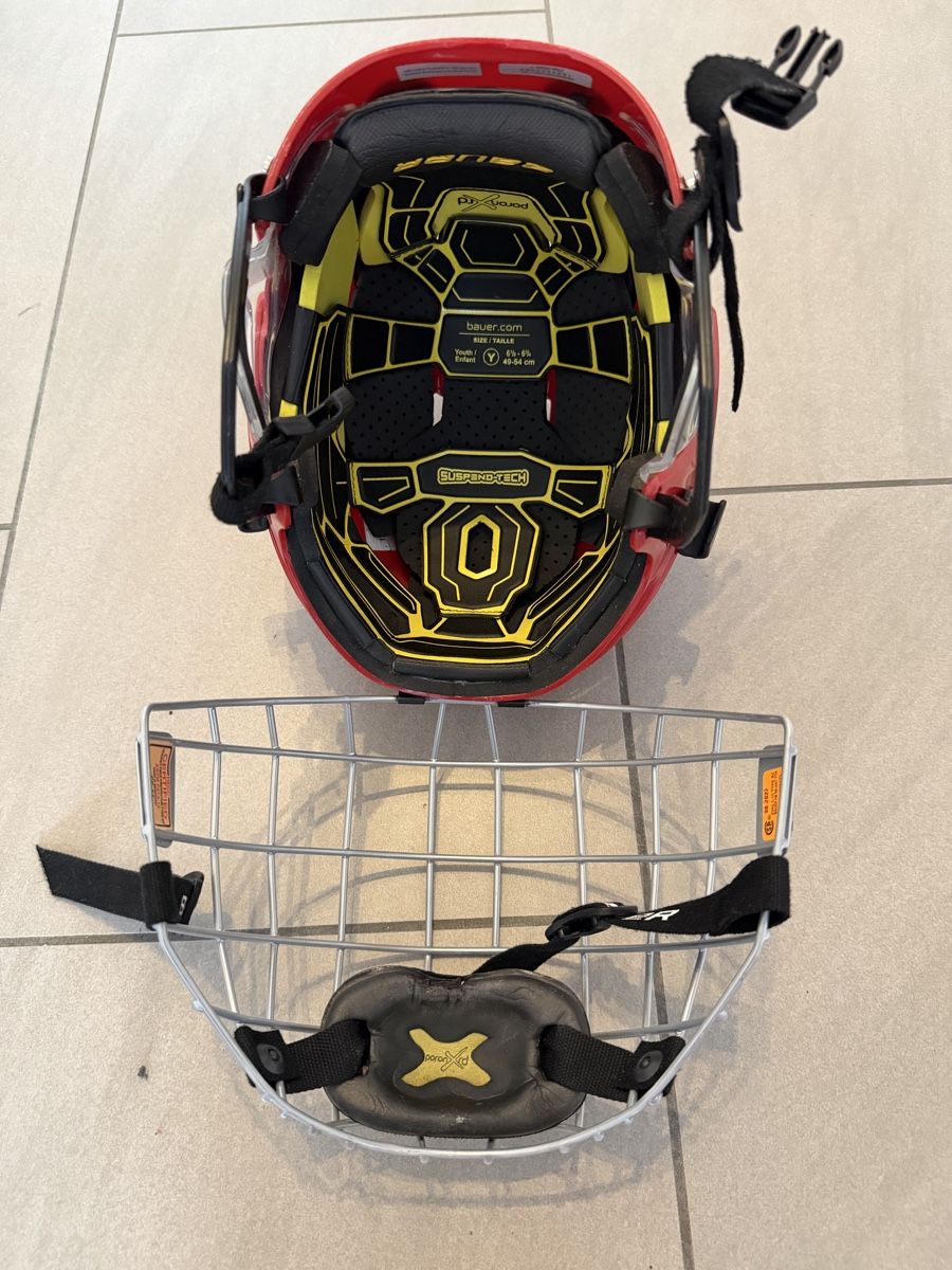 Caschi: Bauer RE-AKT 100 YTH Eishockey Helm mit Gitter rot – Usato da Niederglatt ZH venduto da Maple12345 1