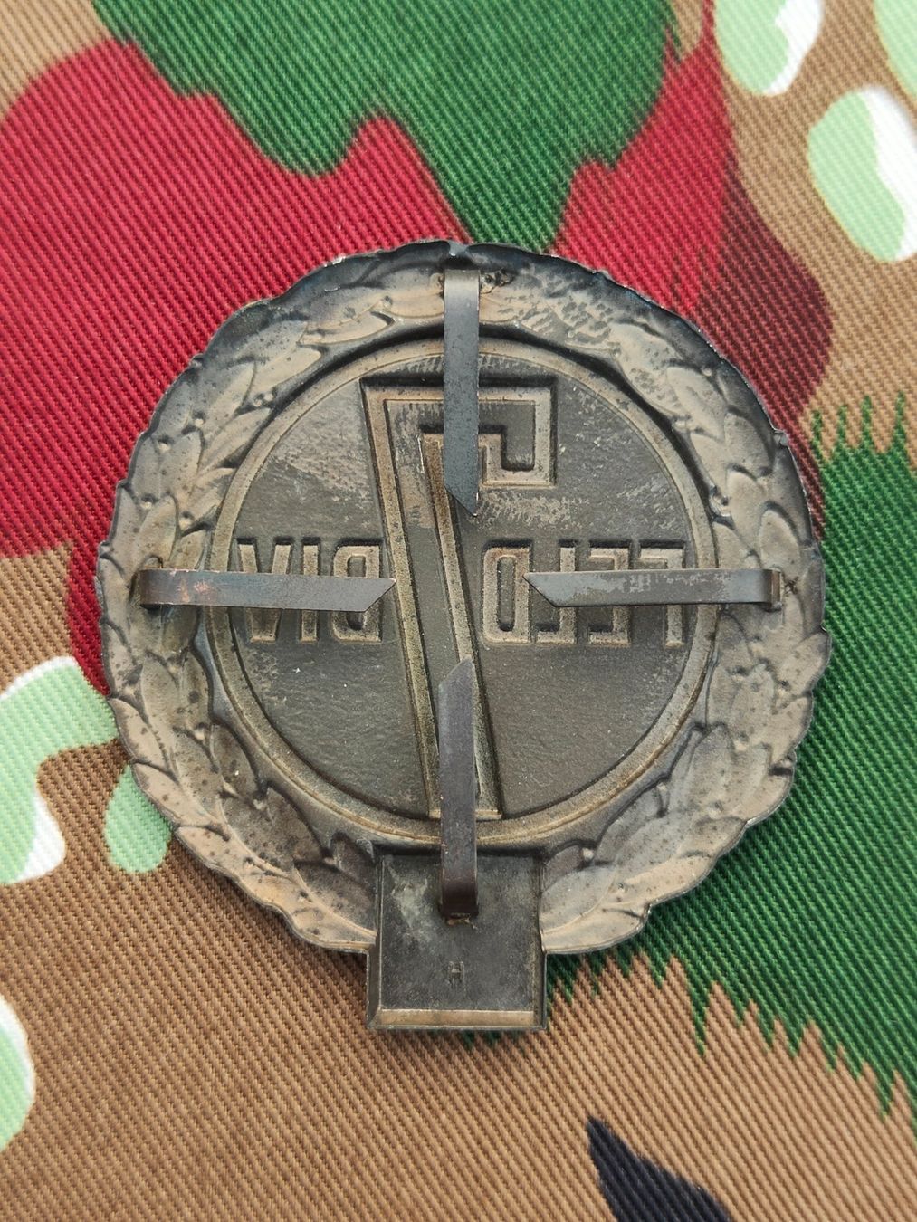 Schweizer Armee Placchette & Badge: Béretemblem Felddivision 7, Variante 3 – Usato da Bauma venduto da SwissMilitaria 1