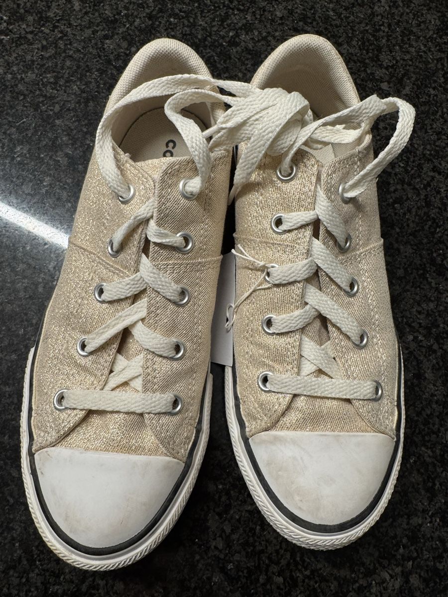 Converse Schuhe für Mädchen: Converse All Star gold Gr.35 – Gebraucht aus Lengnau AG von Soleil78