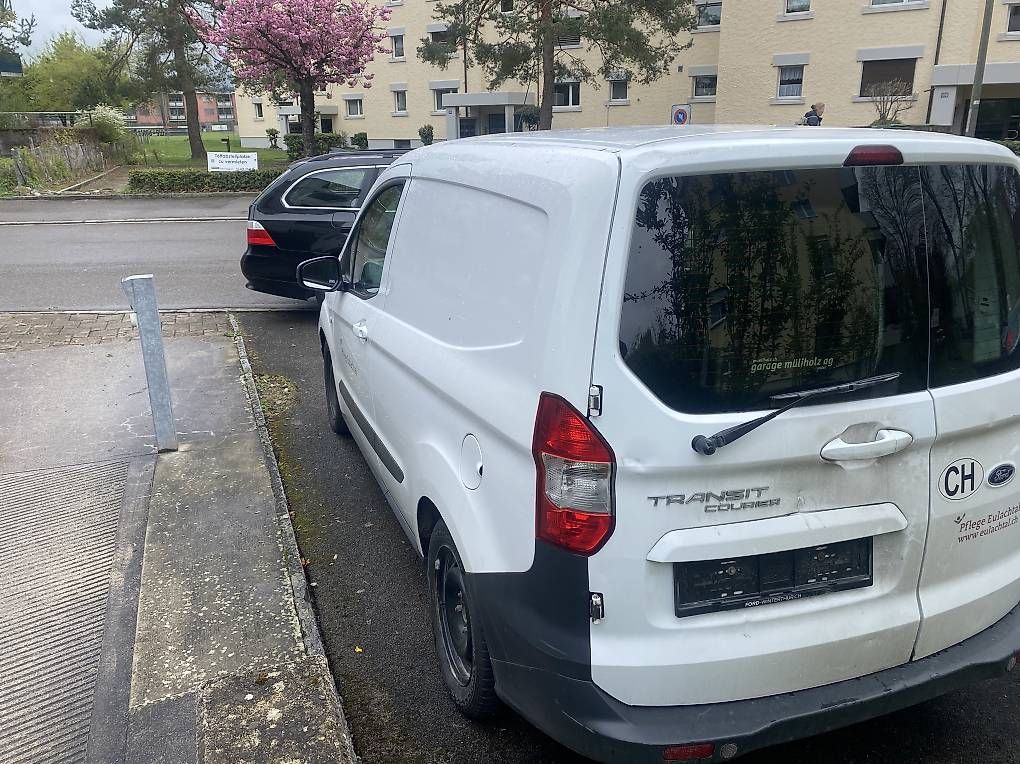 Veicoli commerciali: Ford Transit Courier 2015 1.0 Liter   mit Klima  – Usato da Winterthur venduto da Sinoregi 9