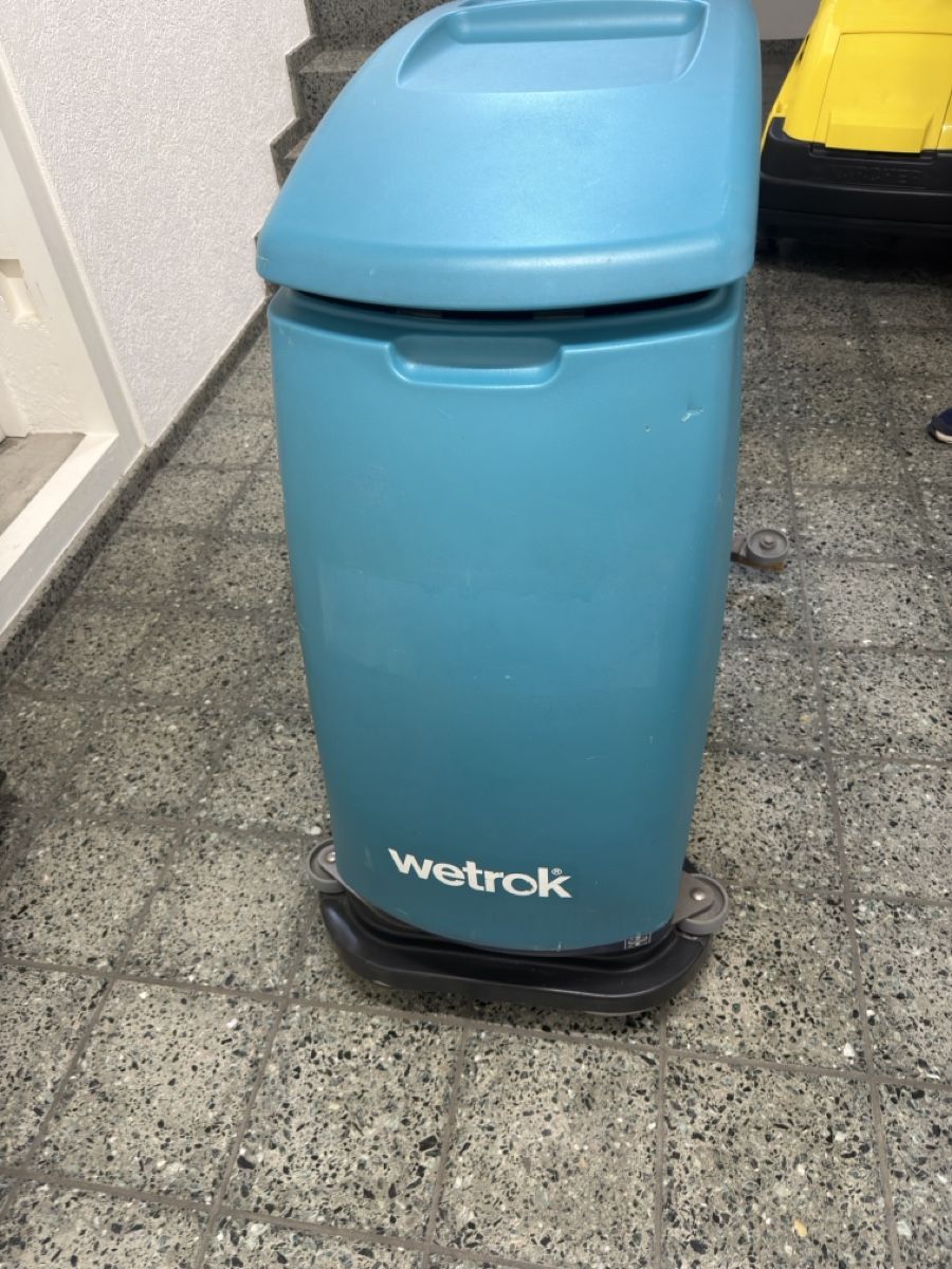 Tutte le macchine: Wetrok Scheuersaugmaschine – Usato da Oberengstringen venduto da Lbd_12 1