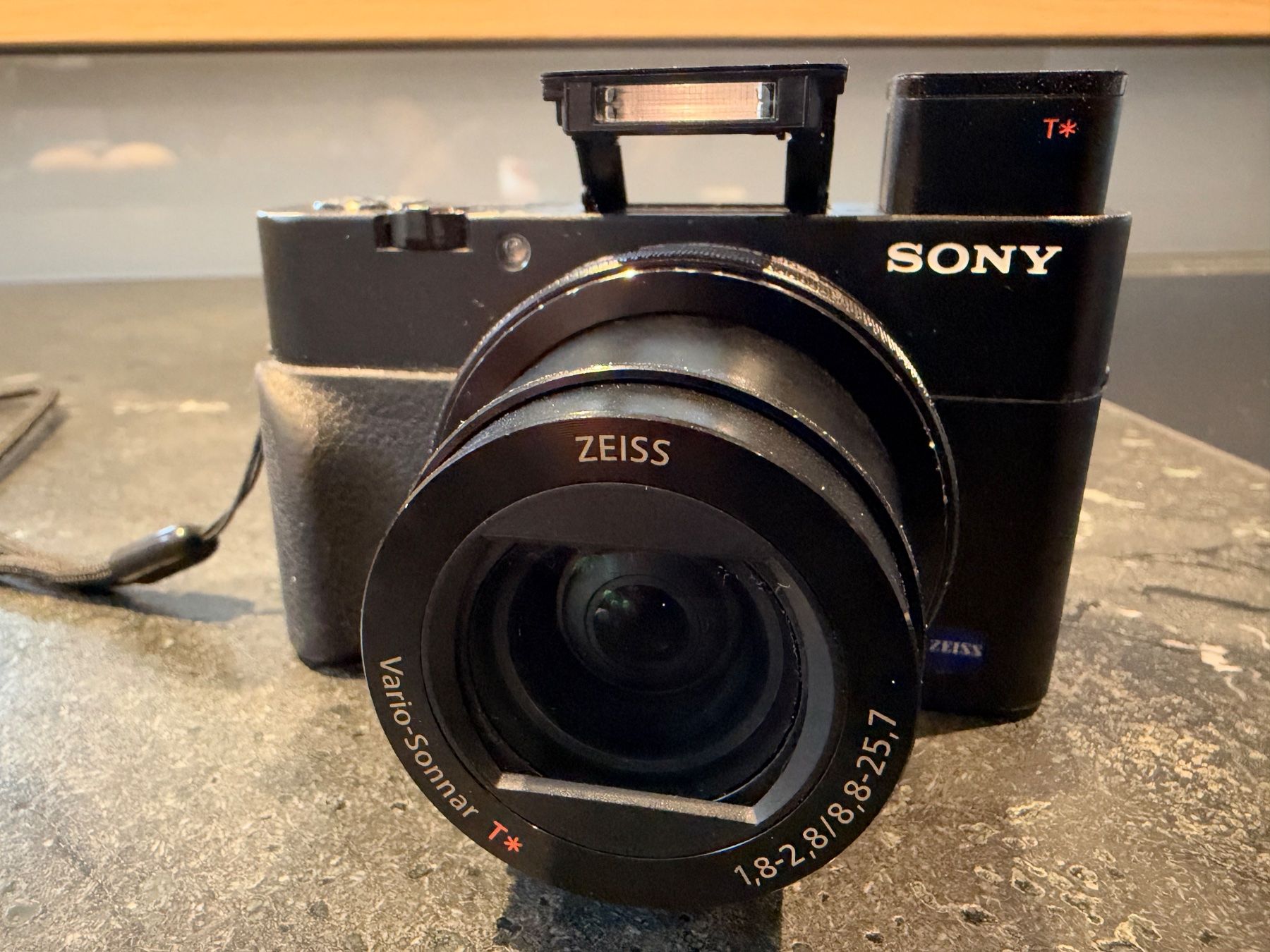 Sony Cyber-shot DSC-RX100 V inkl 2. Akku und 256gb SD Karte (D'occasion ...