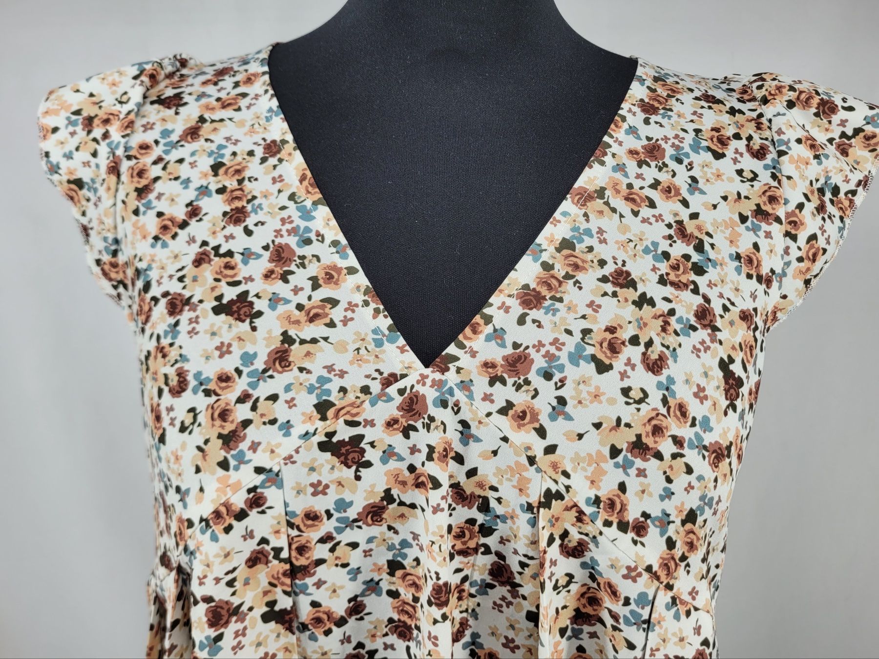 Kleider: Robe d'été florale taille M – Gebraucht aus Lausanne von PlusValue_Lausanne 1