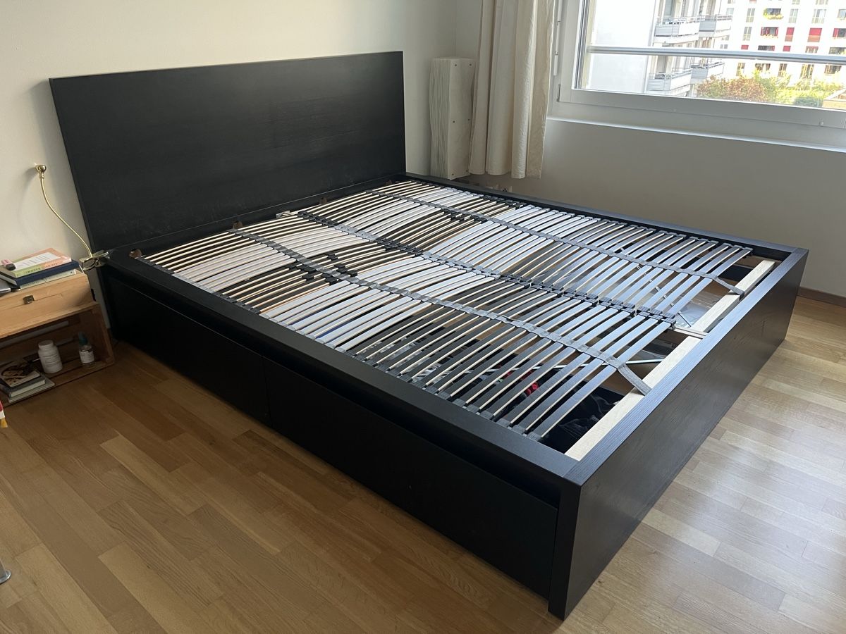 Lits: IKEA Bett mit 2x80cm Lattenrost – D'occasion à Luzern par sese_22