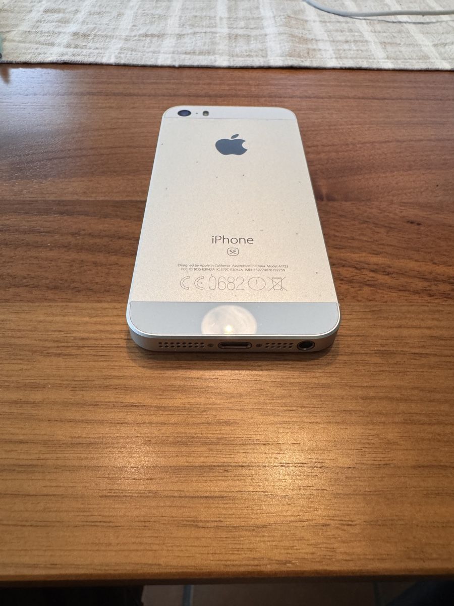 Apple Telefoni cellulari / Smartphones: iPhone SE 64 GB white – Usato da Sarnen venduto da Qwertziop74 3