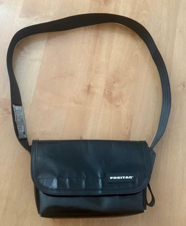 Freitag Tasche Hawaii Five O schwarz
