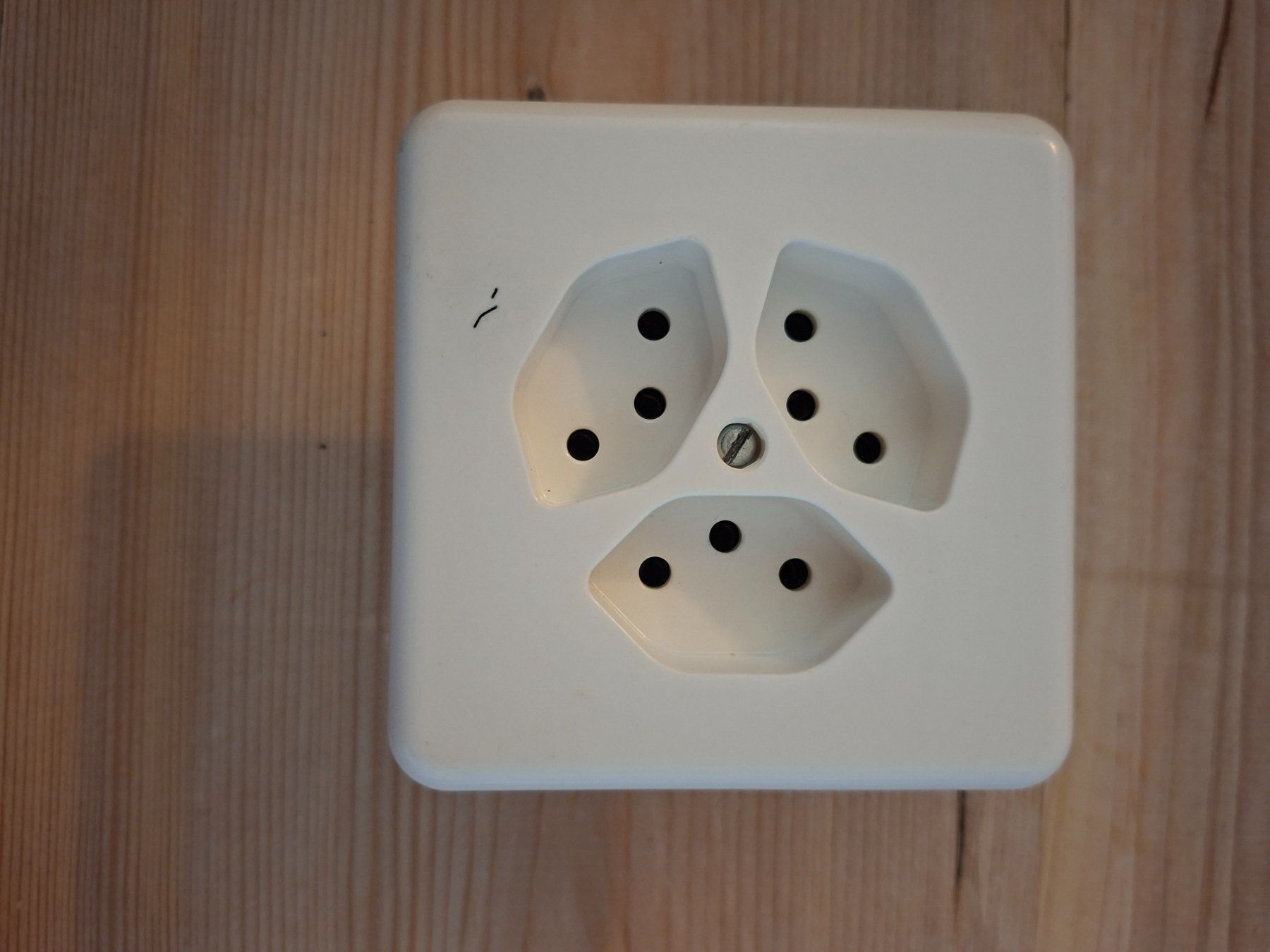 Stecker: UP Steckdose 3xT13/1s – Gebraucht aus Emmenmatt von BitHeater