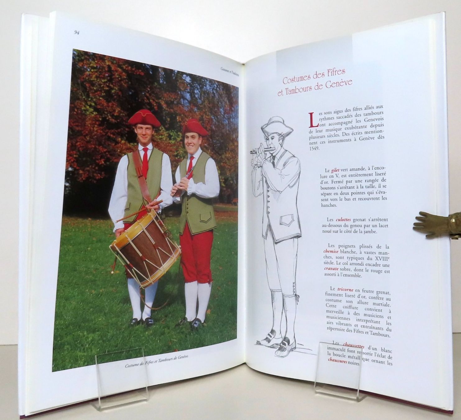 Libri: Genève - Costumes et Traditions – Usato da Le Locle venduto da LibrairieLaBergerie 3