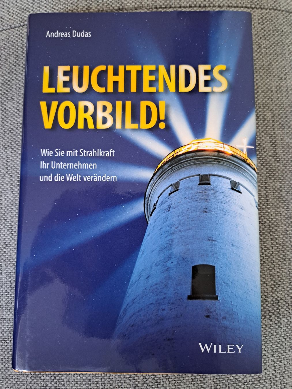 Libri: Leuchtendes Vorbild! von Andreas Dudas – Nuovo (secondo la descrizione) da Aarburg venduto da gloeckgloeck