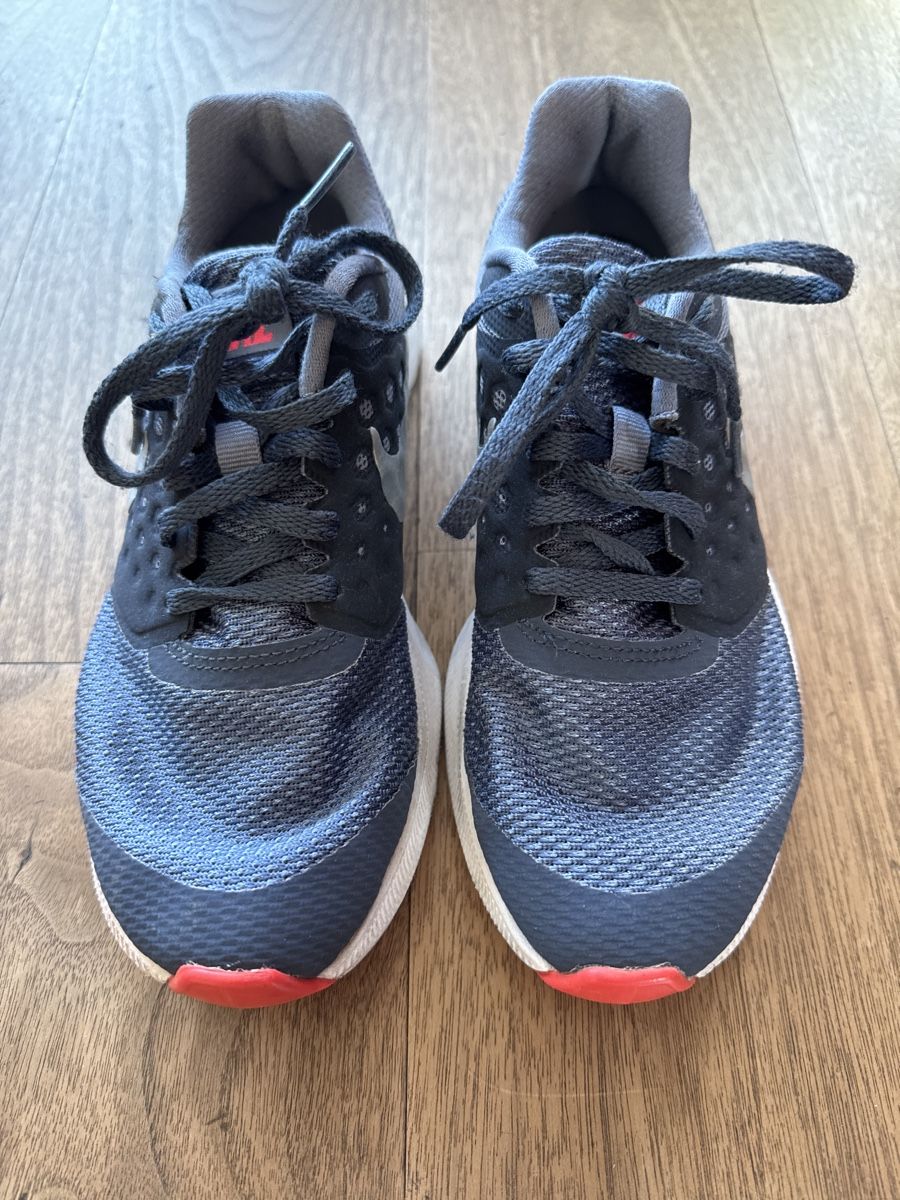 Nike Scarpe per ragazze: Nike Laufschuhe Grösse 36.5 – Usato da Biel-Benken BL venduto da mvazquezf 2