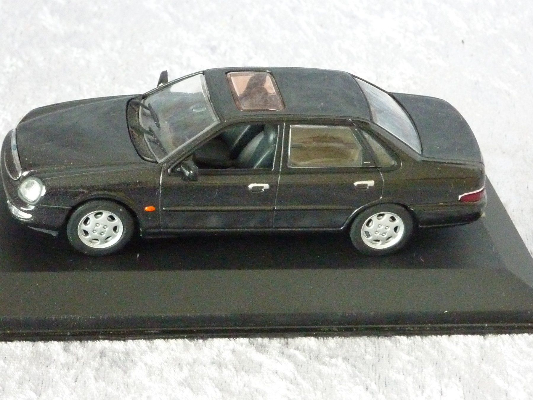 Ford Modellini d'auto: Ford Scorpio 1:43 – Nuovo (secondo la descrizione) da Dürrenäsch venduto da modellautos4you 1