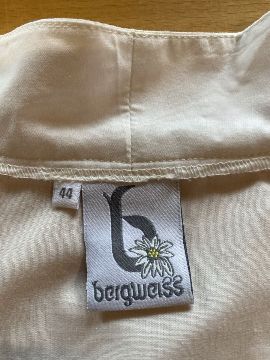 Blusen: Trachtenbluse Gr. 44,, mit Spitze,  Top – Neu (gemäss Beschreibung) aus Jonschwil von ssdvm 5