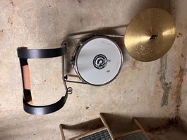 Snare mit Becken und Halterung gebraucht