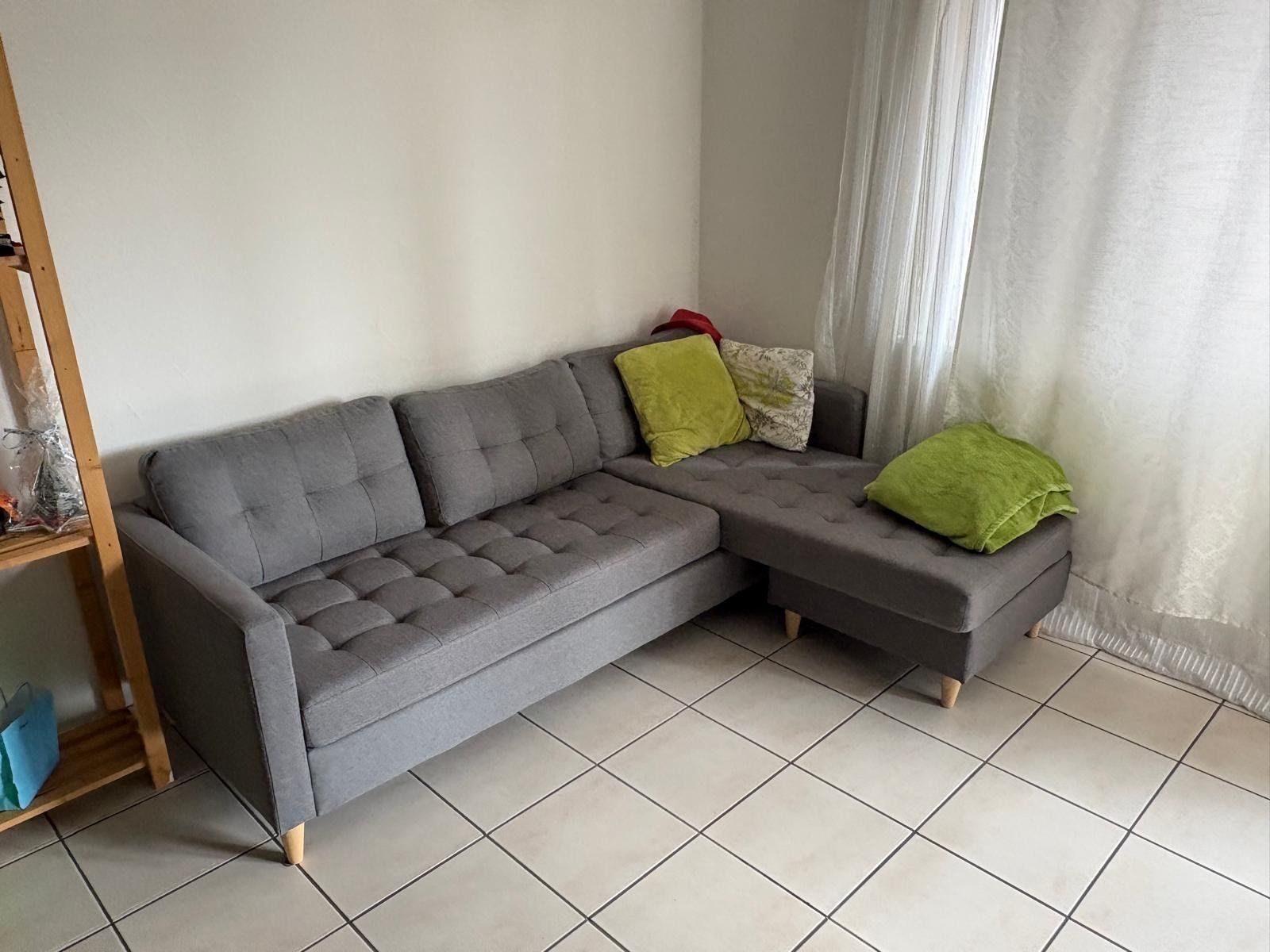 Sofas: schönes Stoffsofa zu verkaufen – Neu (gemäss Beschreibung) aus Rüti ZH von sab_ysl5