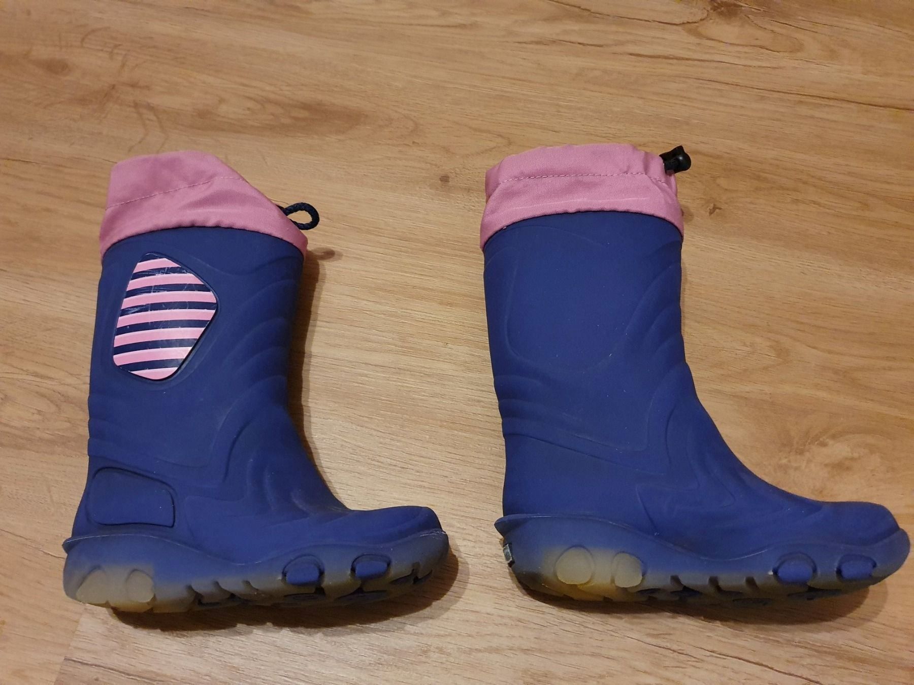 Scarpe per ragazze: Regenstiefel Gr. 24/25, einer blinkt – Usato da Heinrichswil venduto da frankie19860 1