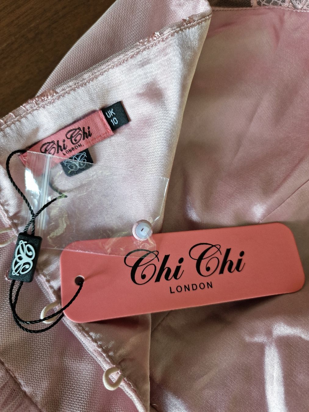 Vestiti: Chi Chi London Kleid, Gr. 38 – Nuovo e nell'imballaggio originale da Kerns venduto da d_s_obwalden 1
