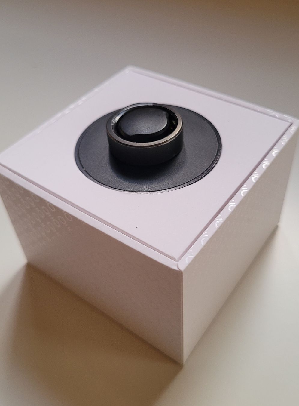 Oura Anelli: Oura Ring Heritage Stealth Grösse US8 Gebraucht – Usato da Eich venduto da rah_8589