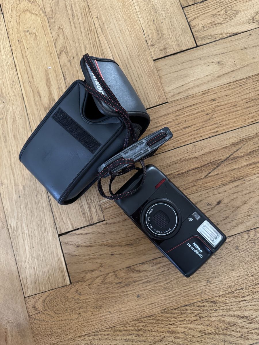 Nikon Kamera: Nikon Analogkamera – Gebraucht aus Zürich von Maxhunger97