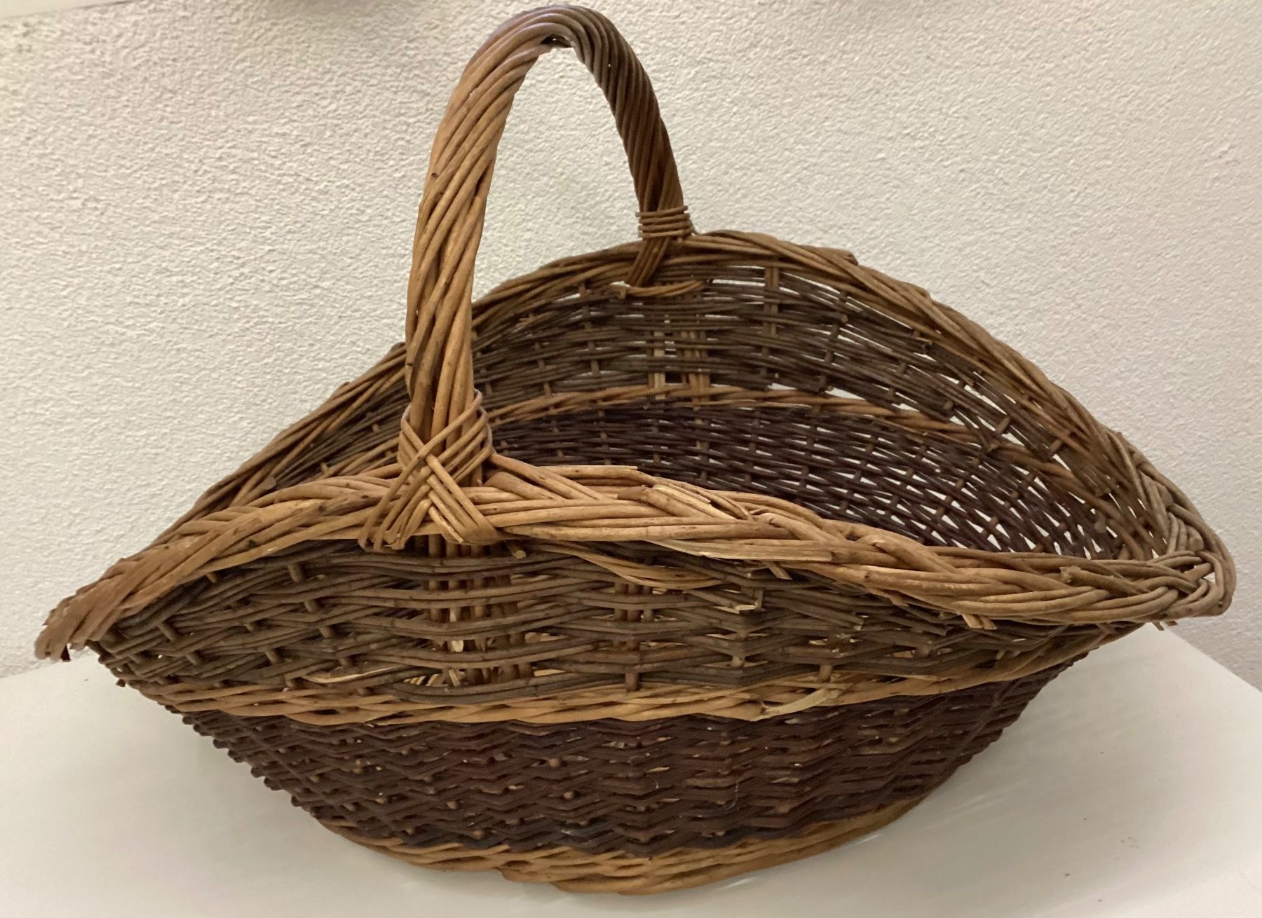 Altro per la casa: Rustikaler Erntekorb, Dekokorb aus Korbweide, Herbst Deko – Usato da Bätterkinden venduto da srilanka47