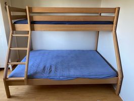 Bett zweistöckig