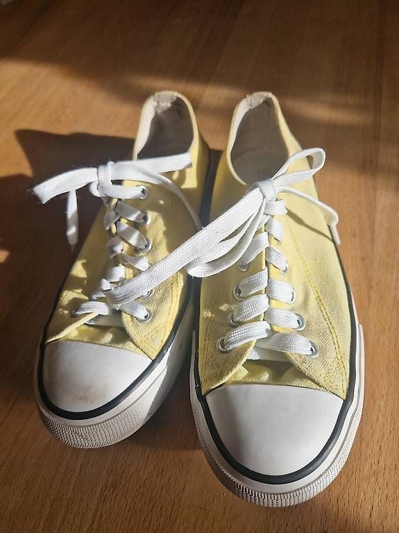 Scarpe da donna: Schuh gelb  gr 38 – Usato da Bowil venduto da frittillaria84 3