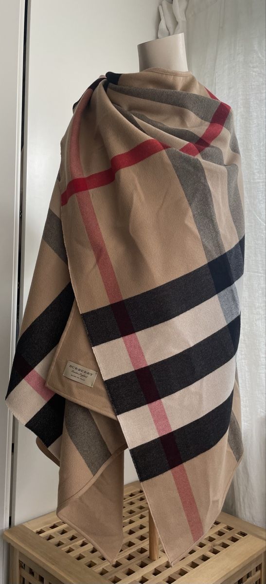 Burberry Autres vêtements & accessoires: Wunderschönes Cape von Burberry – Neuf (Voir description) à Zürich par Caracol1998 3