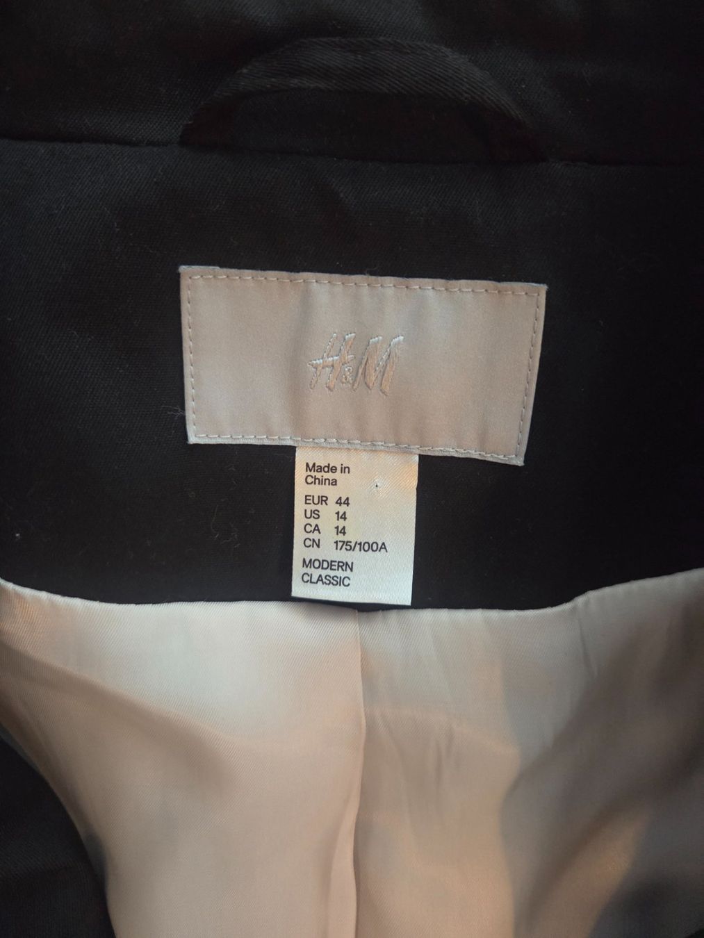 H&M Cappotti: Mantel wunderschön Neuwertig Gr 44 H&M – Usato da Sursee venduto da Ventiduese 2